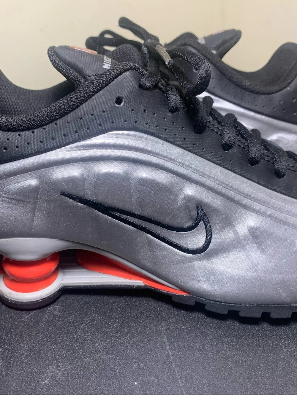 Youth Nike Shox Sneakers (Size 5Y US) Great Condition